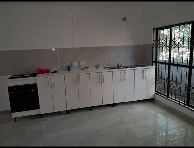 2 BEDROOM PROPERTY TO RENT IN BEREA WEST